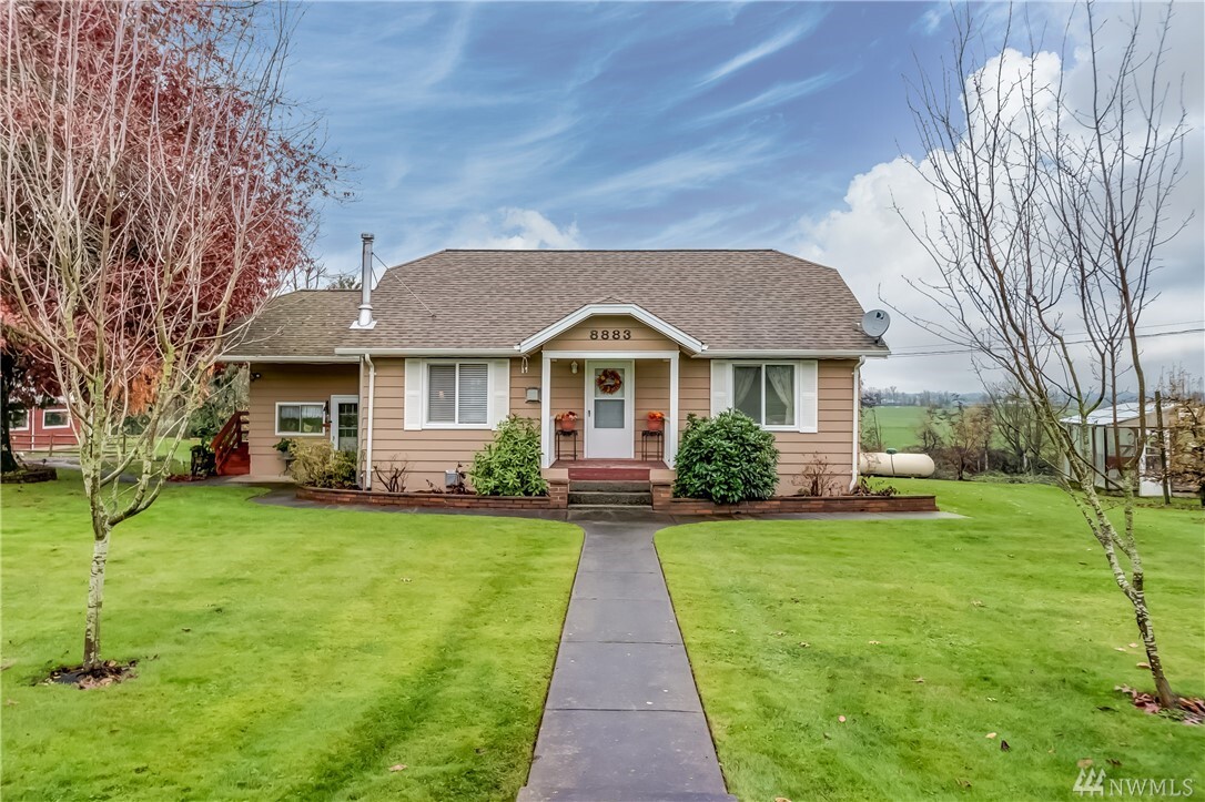 Property Photo: 8883 N Pass Rd WA 98295