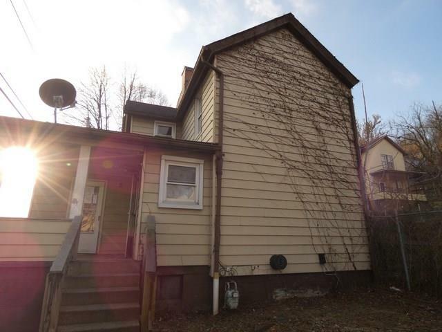 Property Photo:  109 Churchill St  PA 15136 