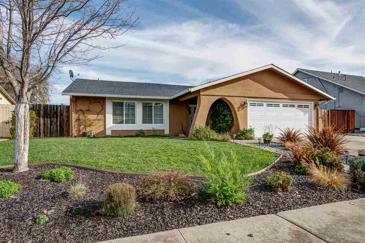 Property Photo:  473 Oriole Ave  CA 94551 