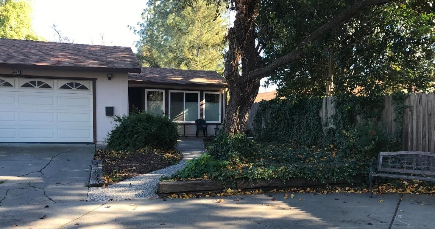 Property Photo: 2204 Alto Court CA 95616