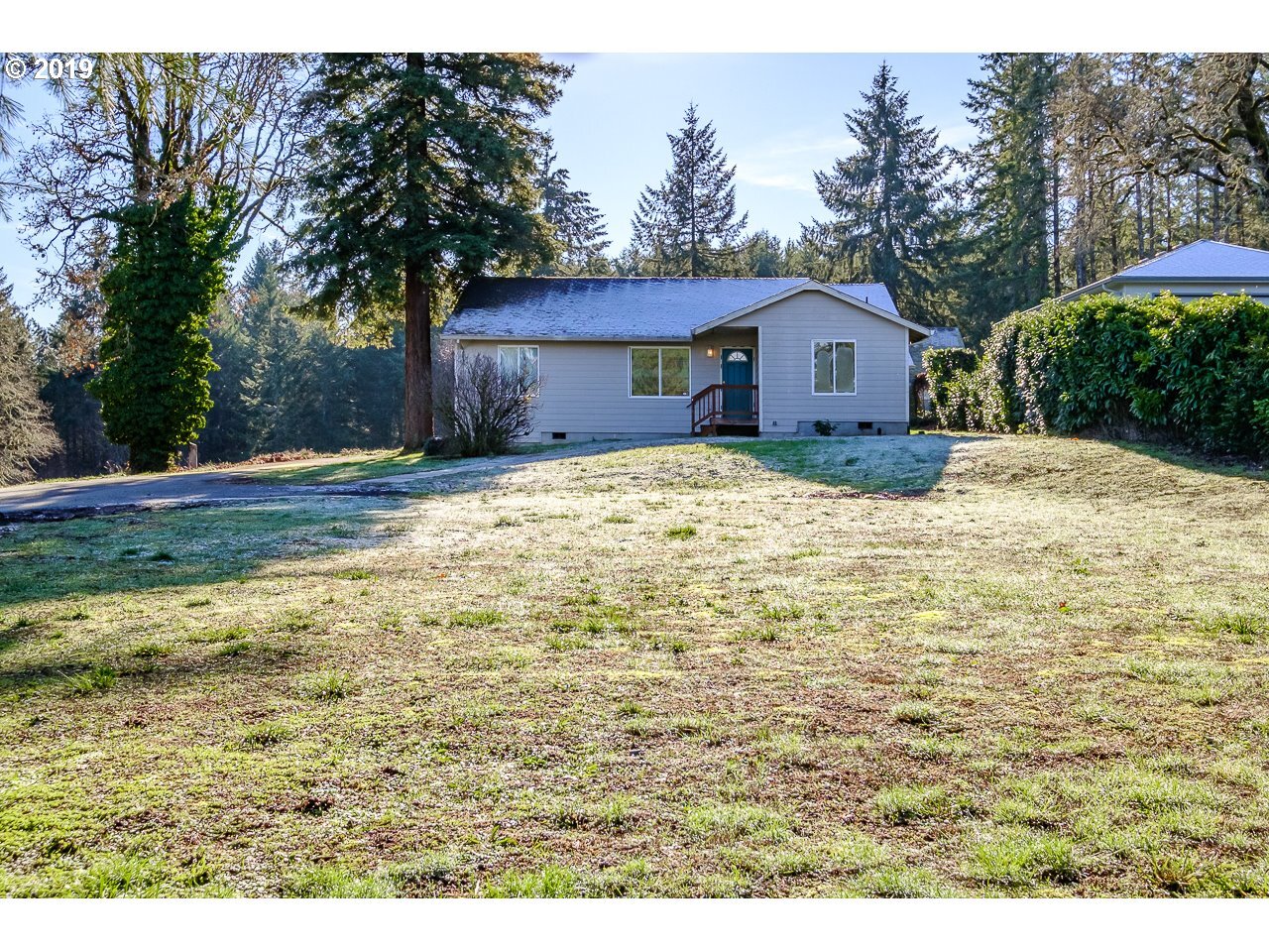 Property Photo:  875 SW Hill Dr  OR 97396 