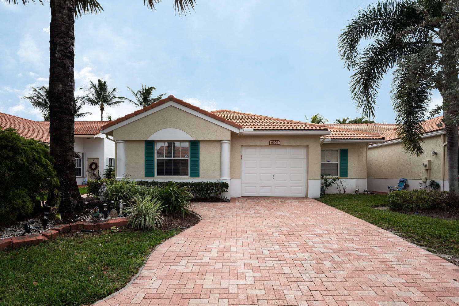 Property Photo:  6106 Lake Hibiscus Drive  FL 33484 