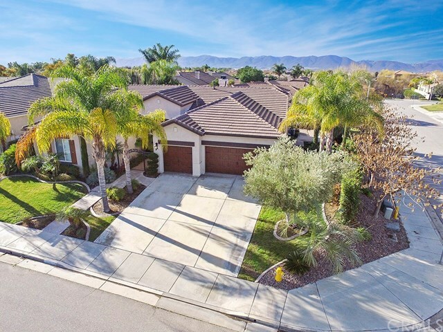 Property Photo: 26697 Kingwood Road CA 92563