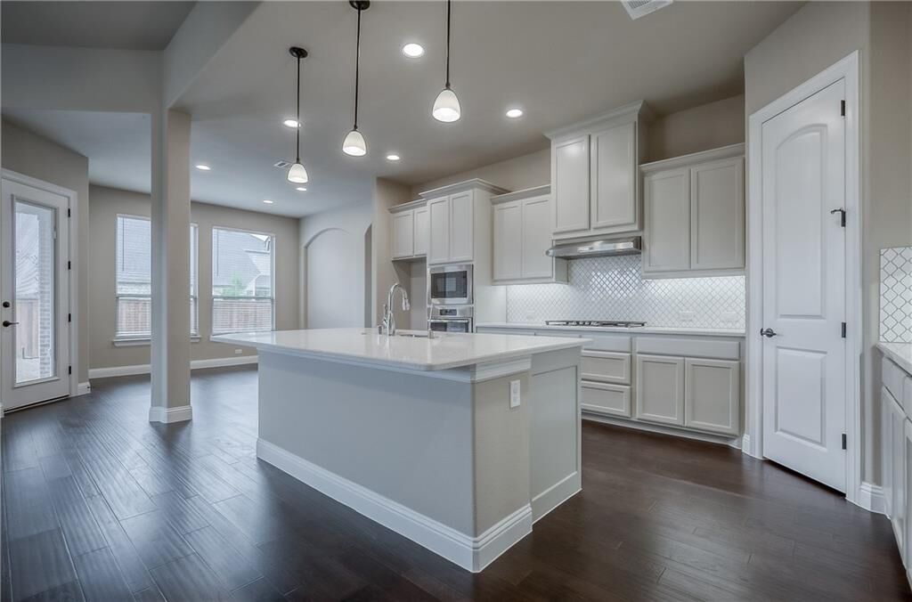 Property Photo:  800 Winter Creek Drive  TX 75071 