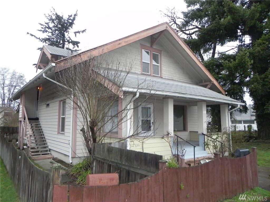 Property Photo:  115 S Oak St  WA 98531 