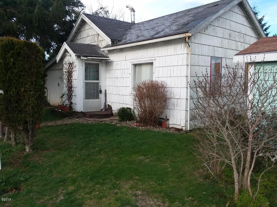 Property Photo:  240 NE Grant Street  OR 97394 