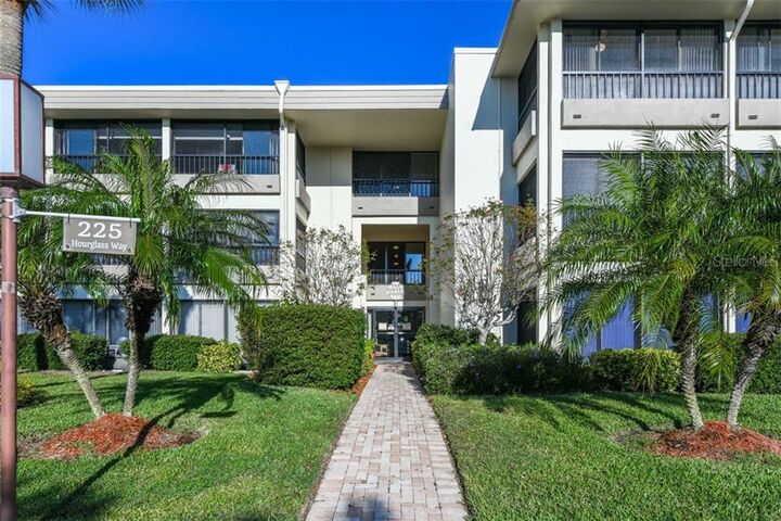 Property Photo: 225 Hourglass Way 301 FL 34242