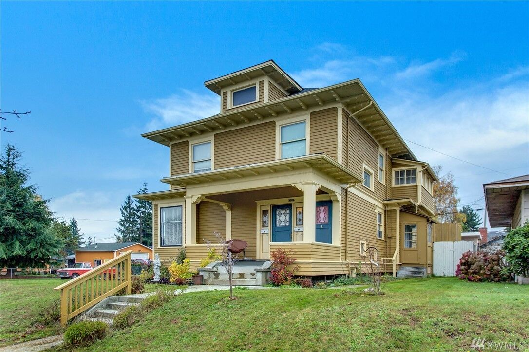 Property Photo:  1730 Lombard Ave  WA 98201 