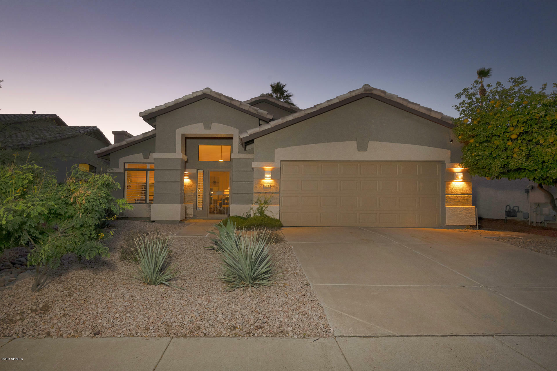 Property Photo:  17040 N 43rd Place  AZ 85032 