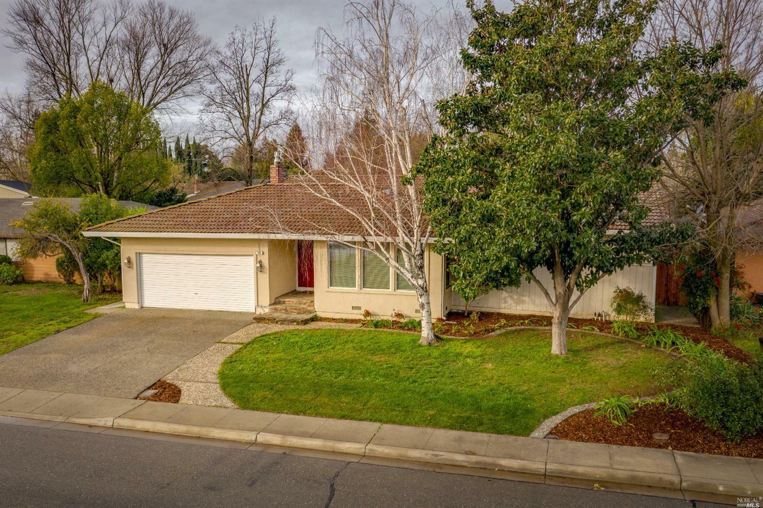 300 South Lincoln Street  Dixon CA 95620 photo