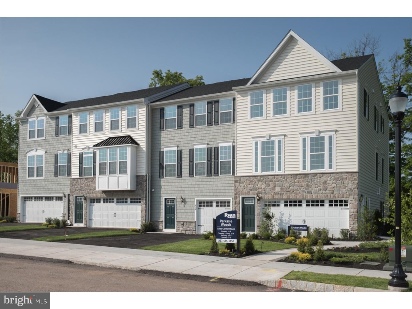 Property Photo:  223 Laurel Lane  PA 18944 