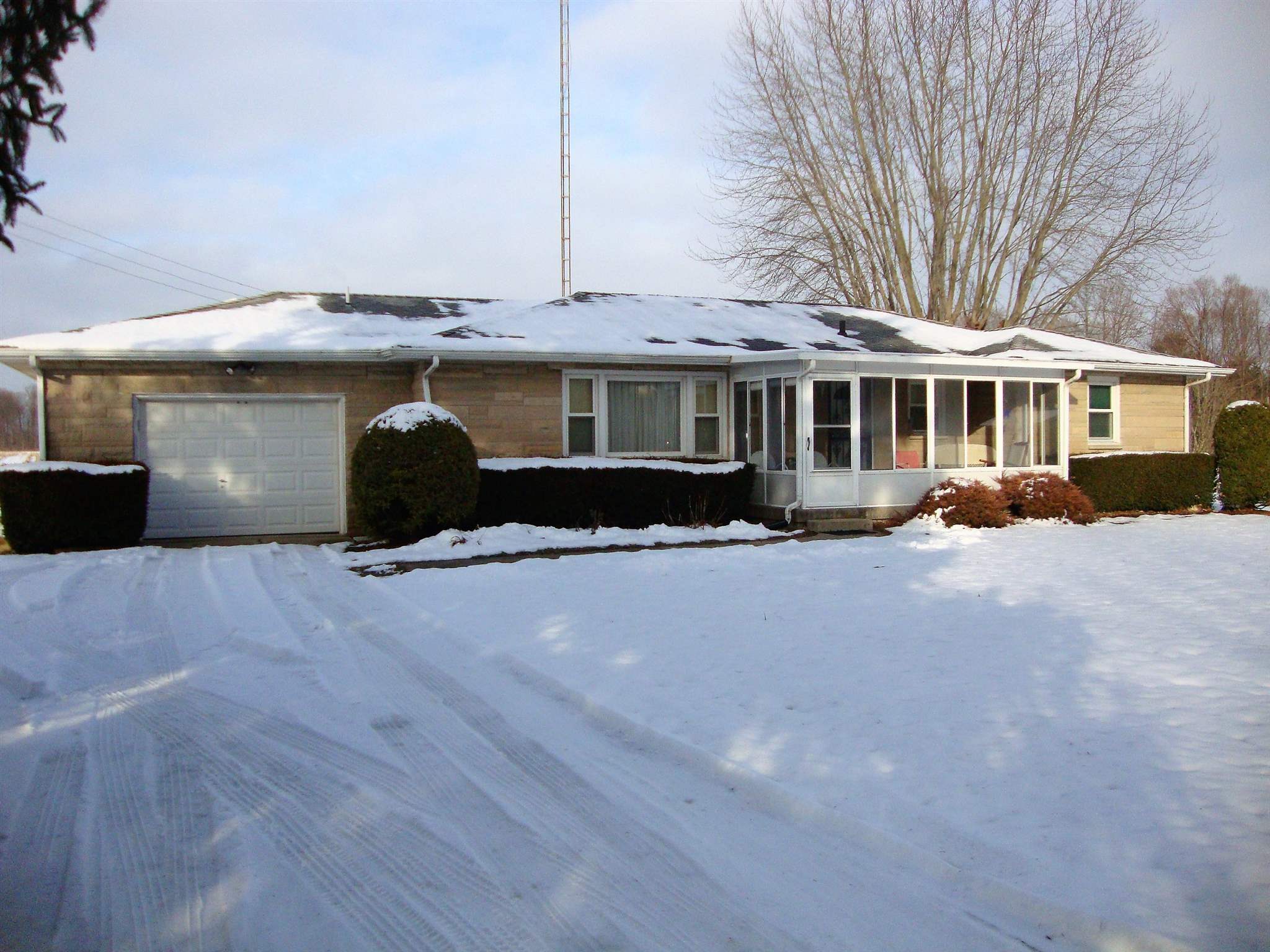 Property Photo:  2490 E County Road 250  IN 47362-9363 