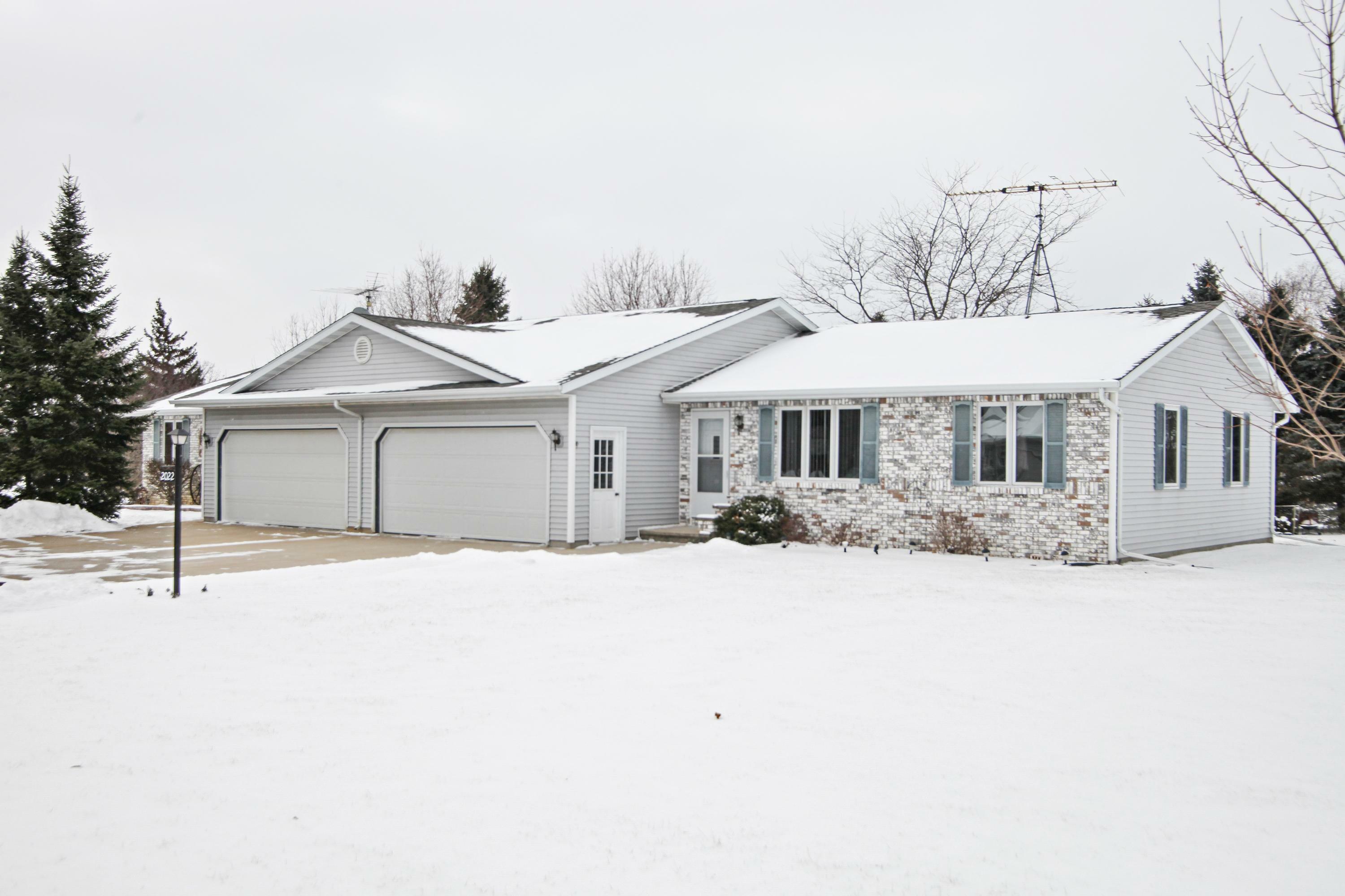 Property Photo: N2022 E River Ct WI 53010