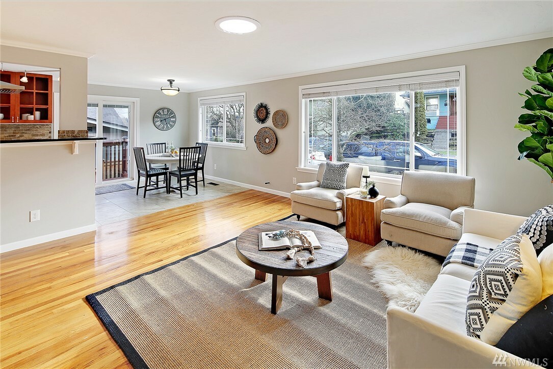 Property Photo: 906 N 93rd St WA 98103