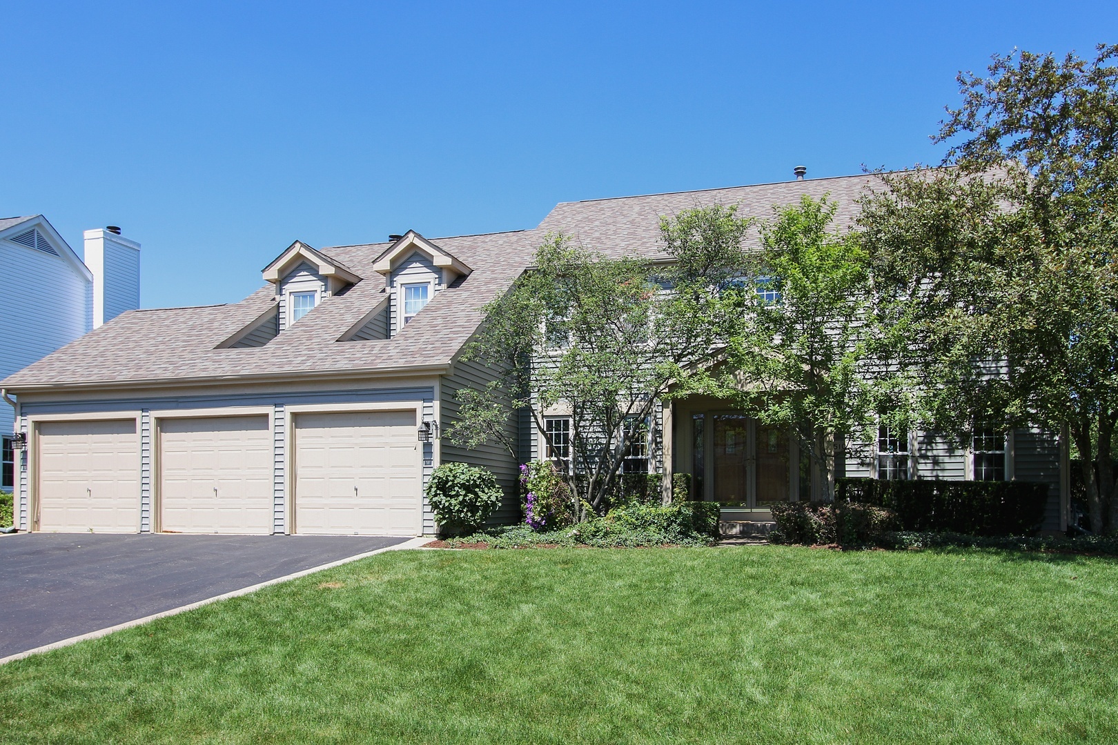 Property Photo: 510 Salceda Drive IL 60060
