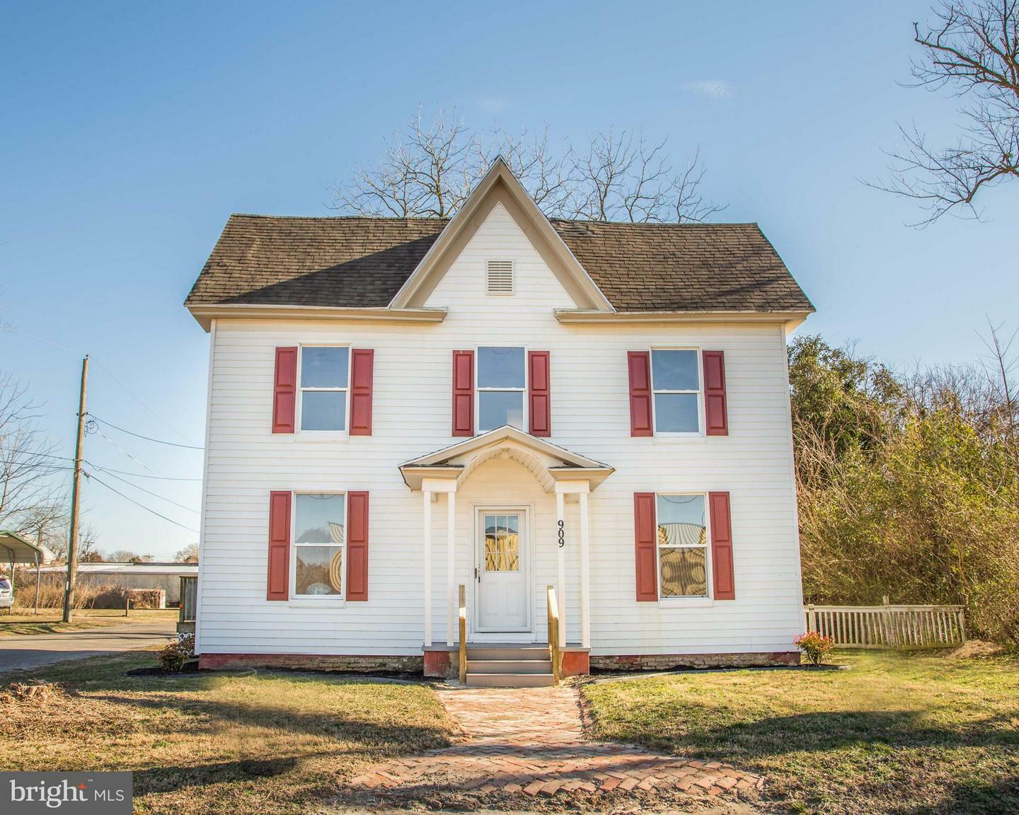 Property Photo:  909 Clarke Avenue  MD 21851 