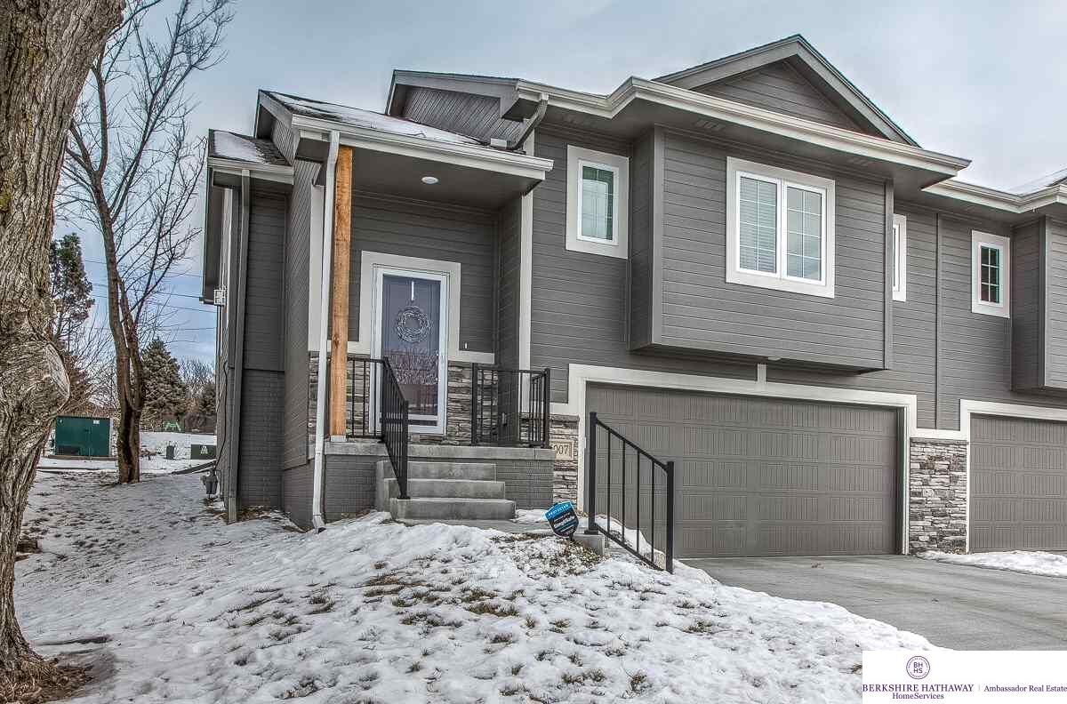 Property Photo:  6007 N 108  NE 68164 