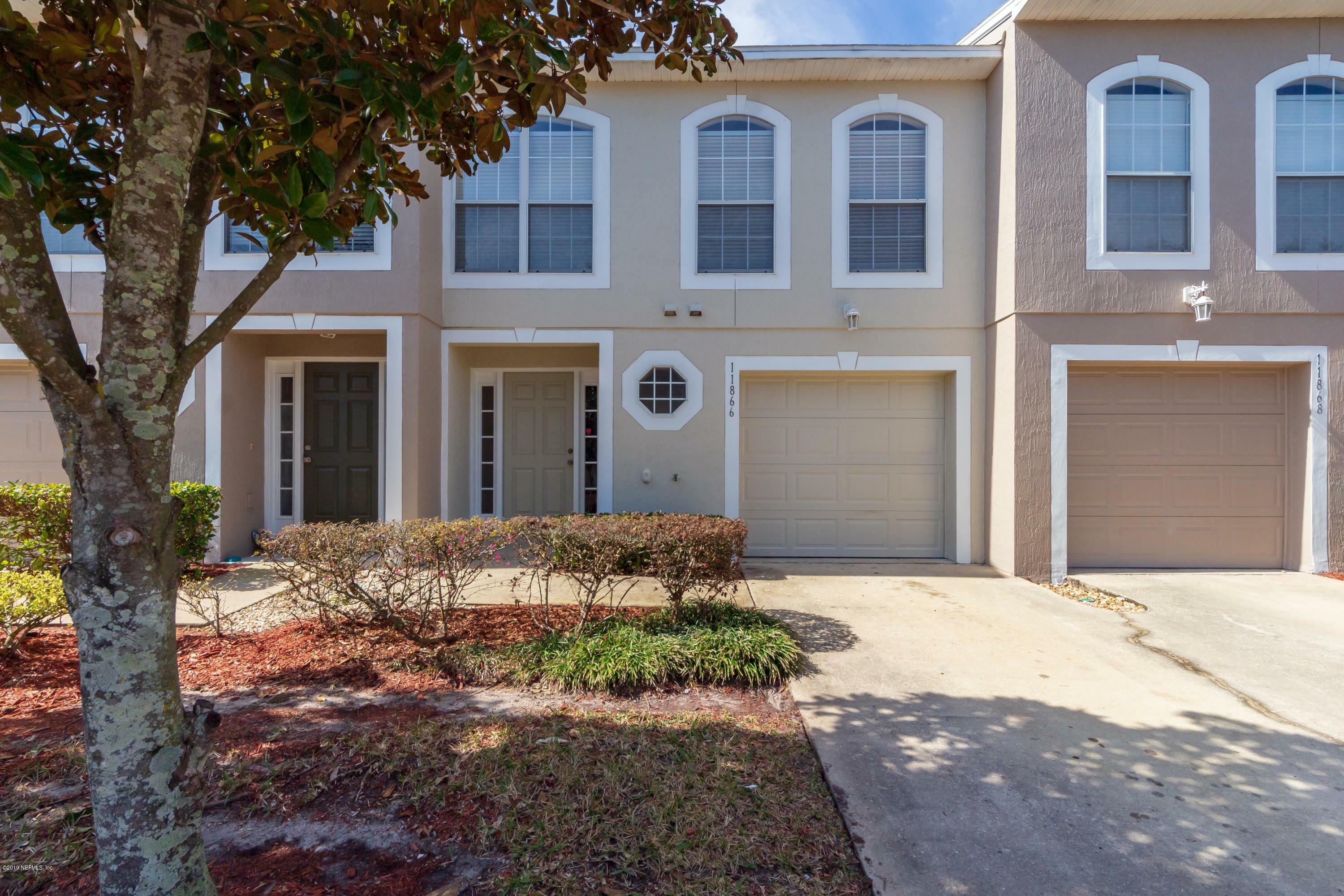 Property Photo:  11866 Lake Bend Circle  FL 32218 