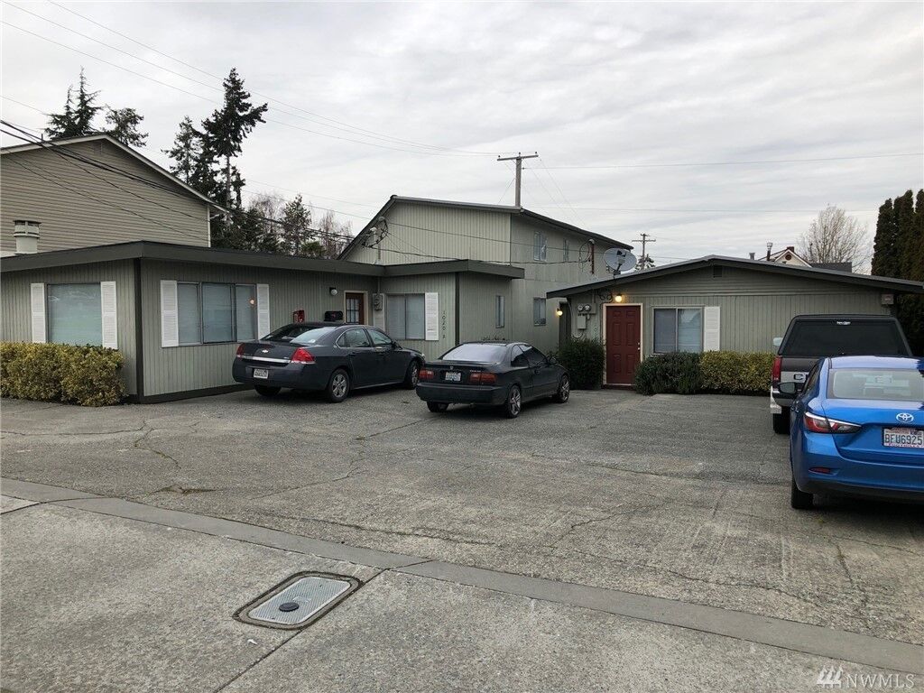 Property Photo:  1018 1020 24th St A/B  WA 98221 