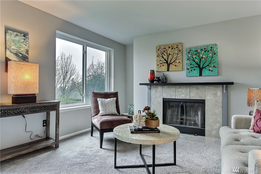 Property Photo: 28602 16th Ave S 102 WA 98003