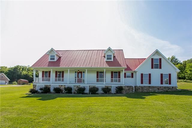 Property Photo: 180 Smith Hollow Rd TN 37184