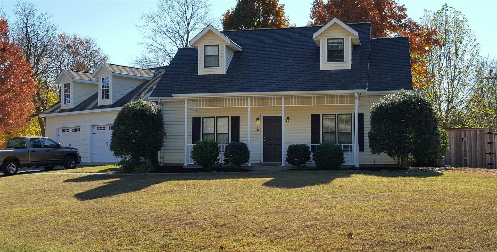 Property Photo:  852 Raines St  TN 37167 