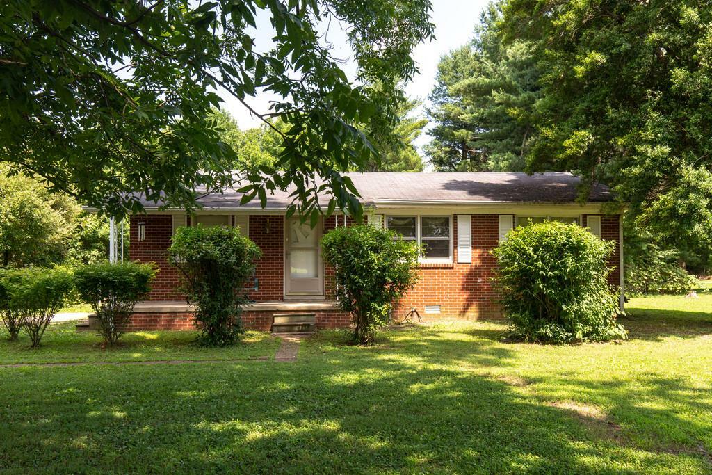 Property Photo: 139 E Biggs Rd TN 37148