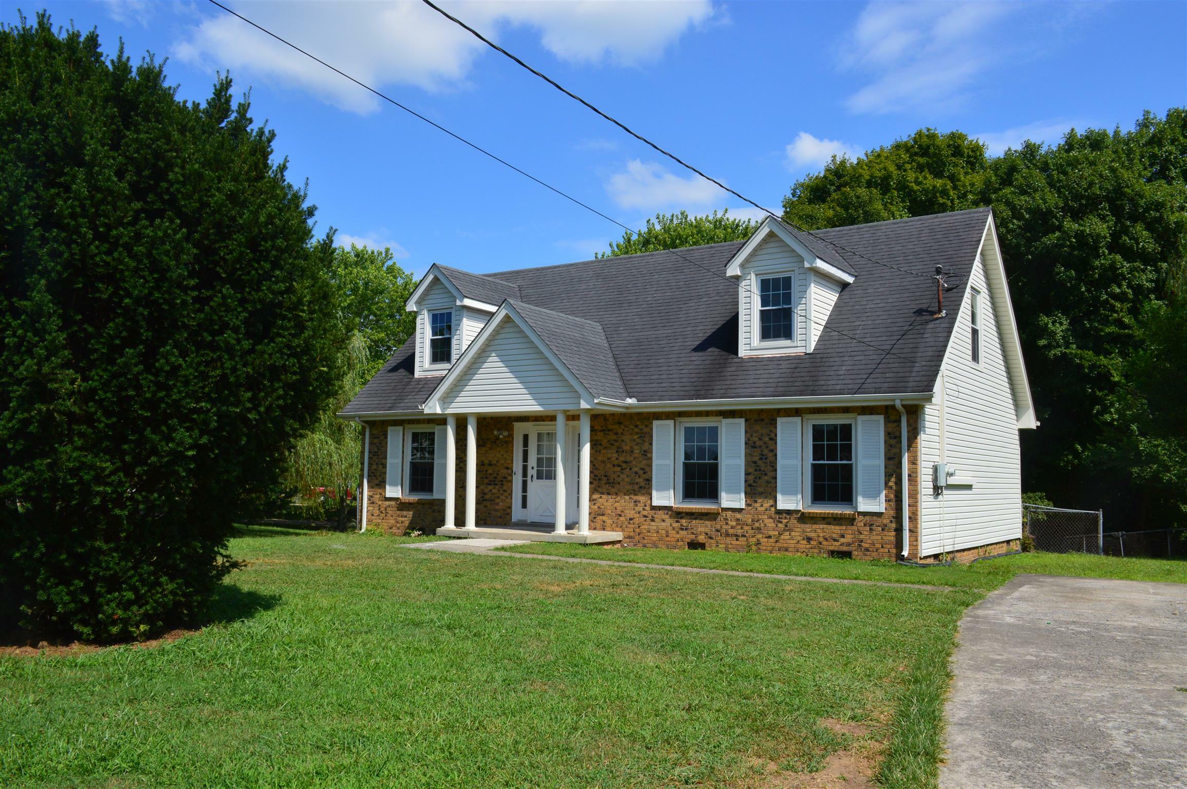 Property Photo:  1015 Foxmoor Dr  TN 37040 