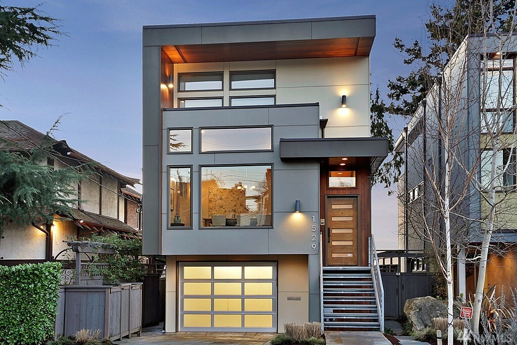 Property Photo: 1529 Sunset Ave SW WA 98116