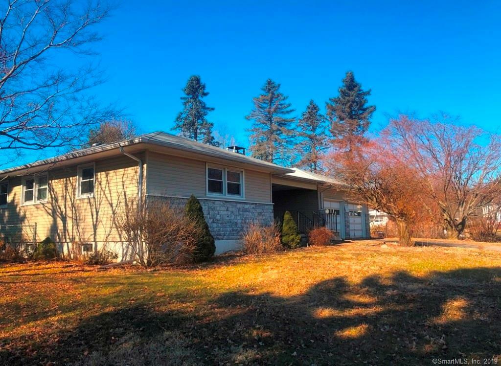 Property Photo:  6 Kendall Terrace East  CT 06811 