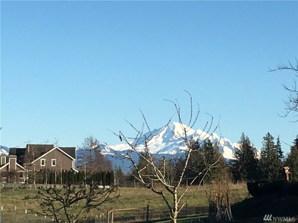 Property Photo: 5525 East Rd WA 98226