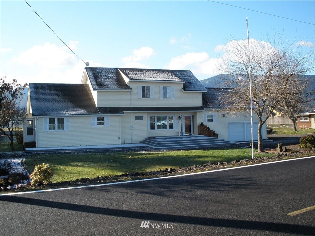 Property Photo:  92 E Sunny Sands Road  WA 98612 
