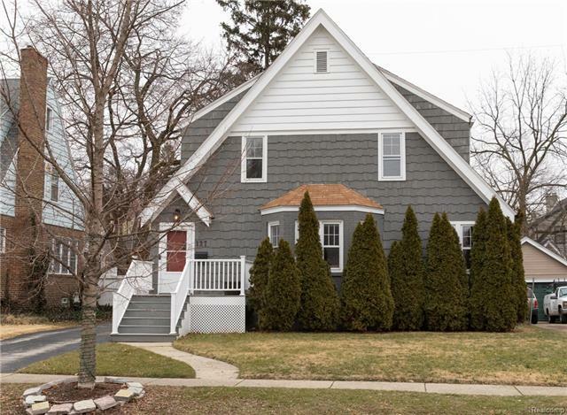 Property Photo:  137 Chippewa Road  MI 48341 