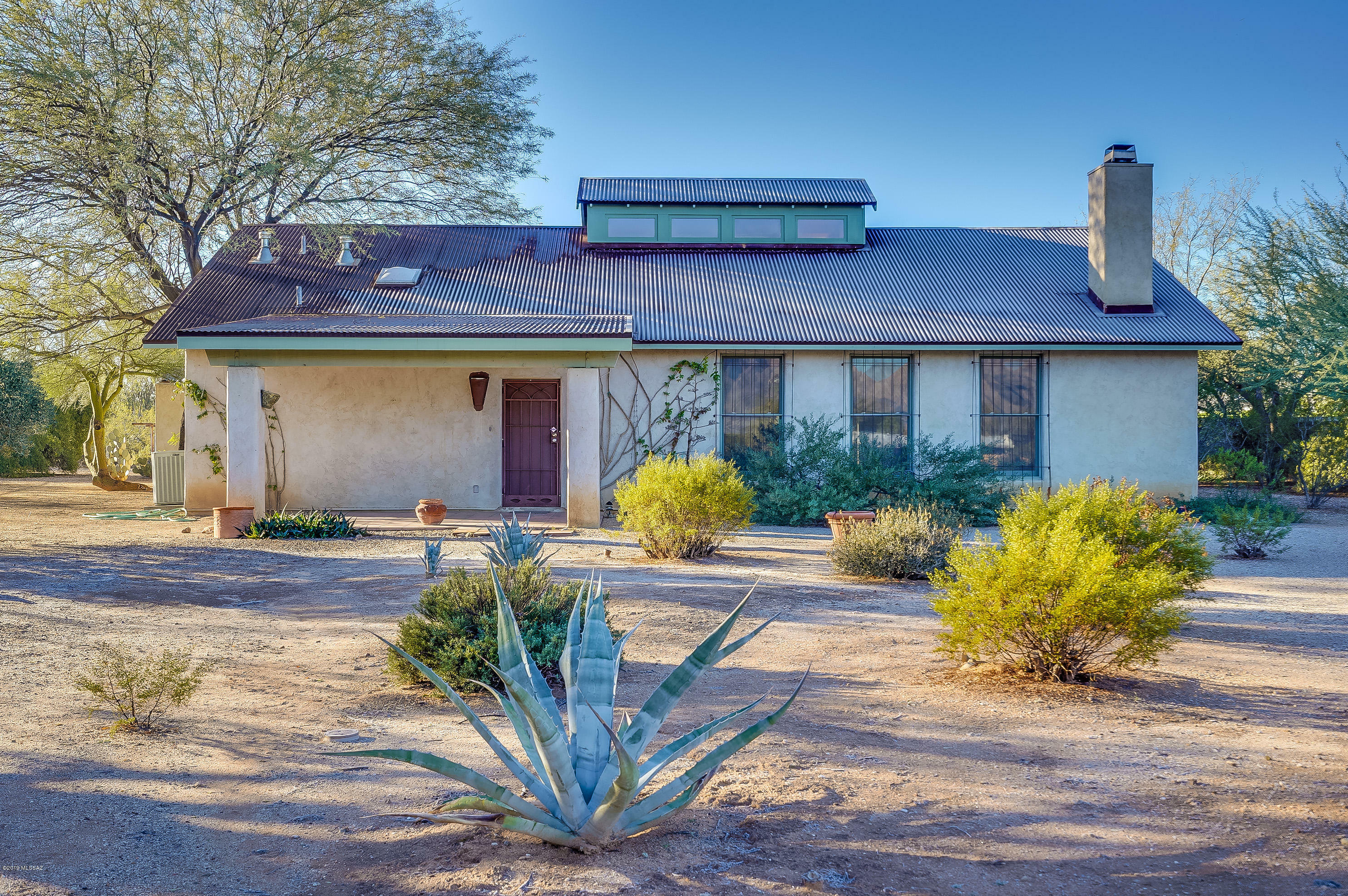 Property Photo:  2220 E Kleindale Road  AZ 85719 