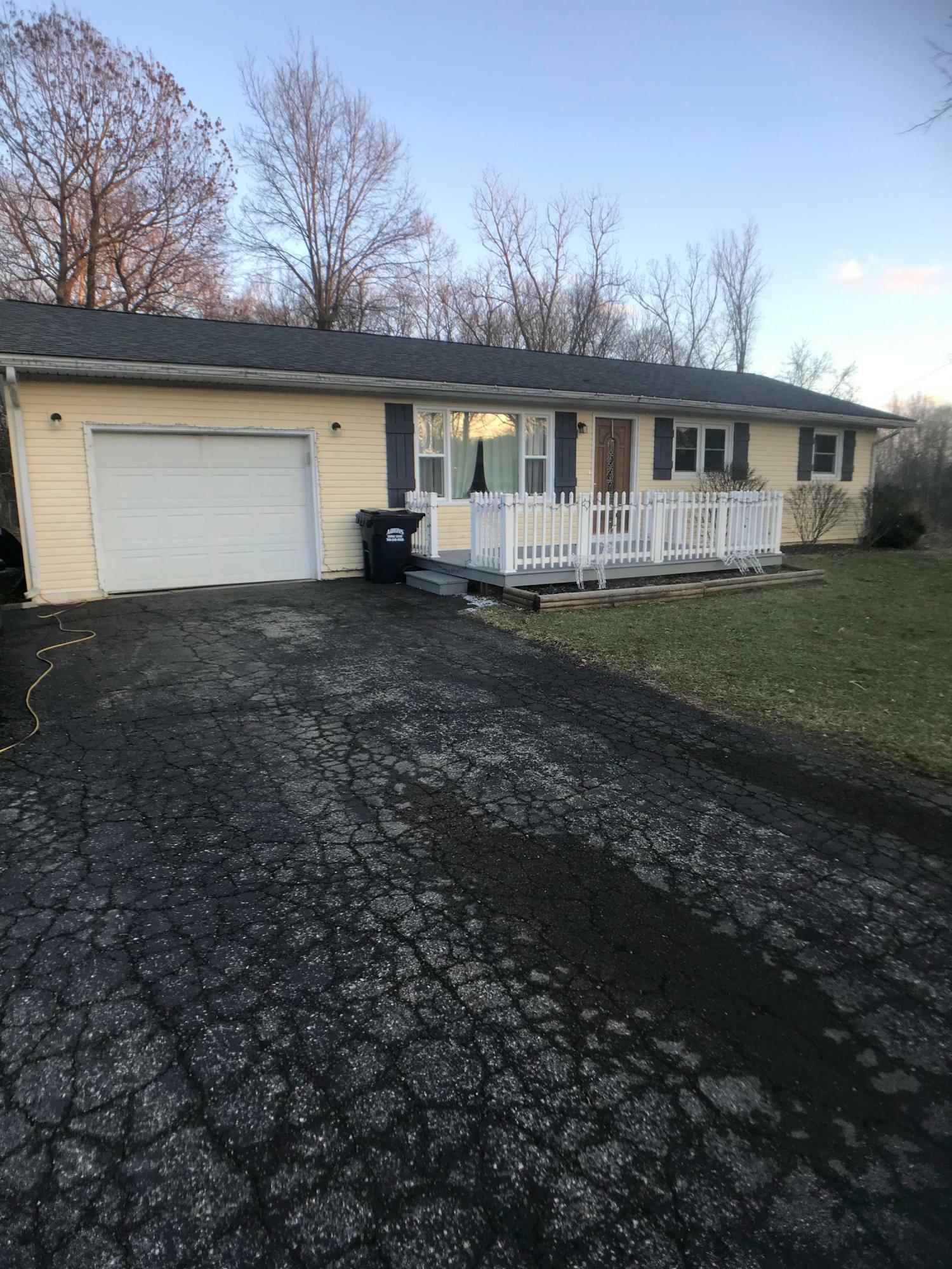 Property Photo:  152 Lincoln Drive  OH 43055 