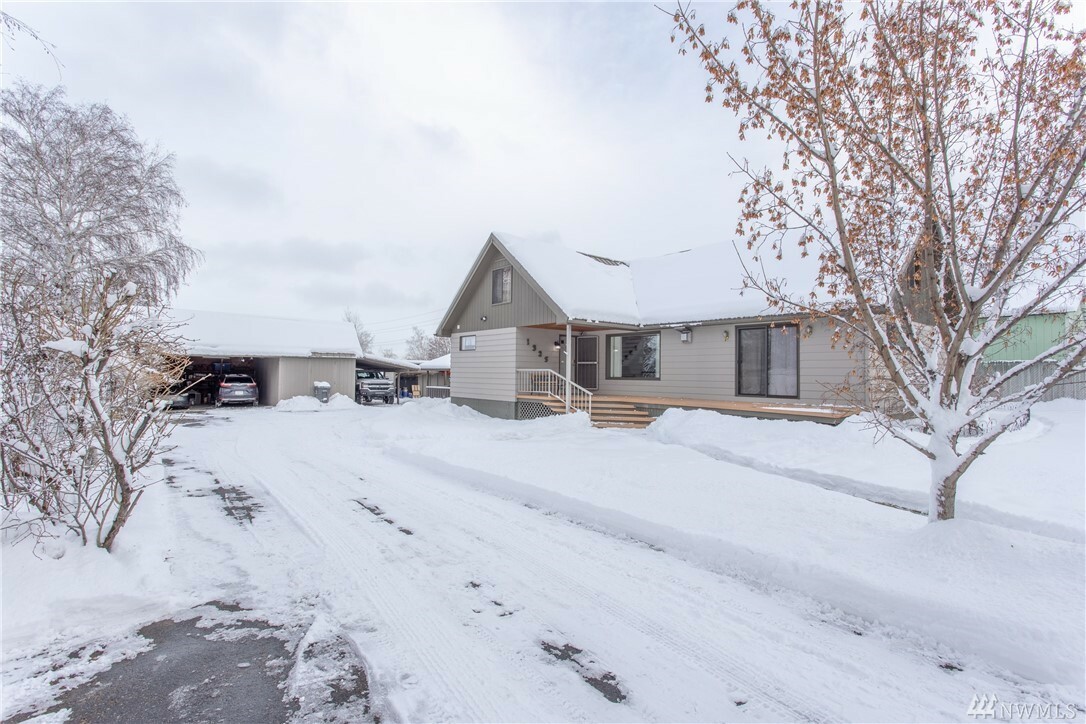 Property Photo: 1325 Methow St WA 98801