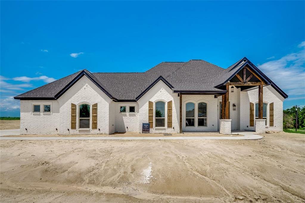 Property Photo: 104 Horizon View TX 76020