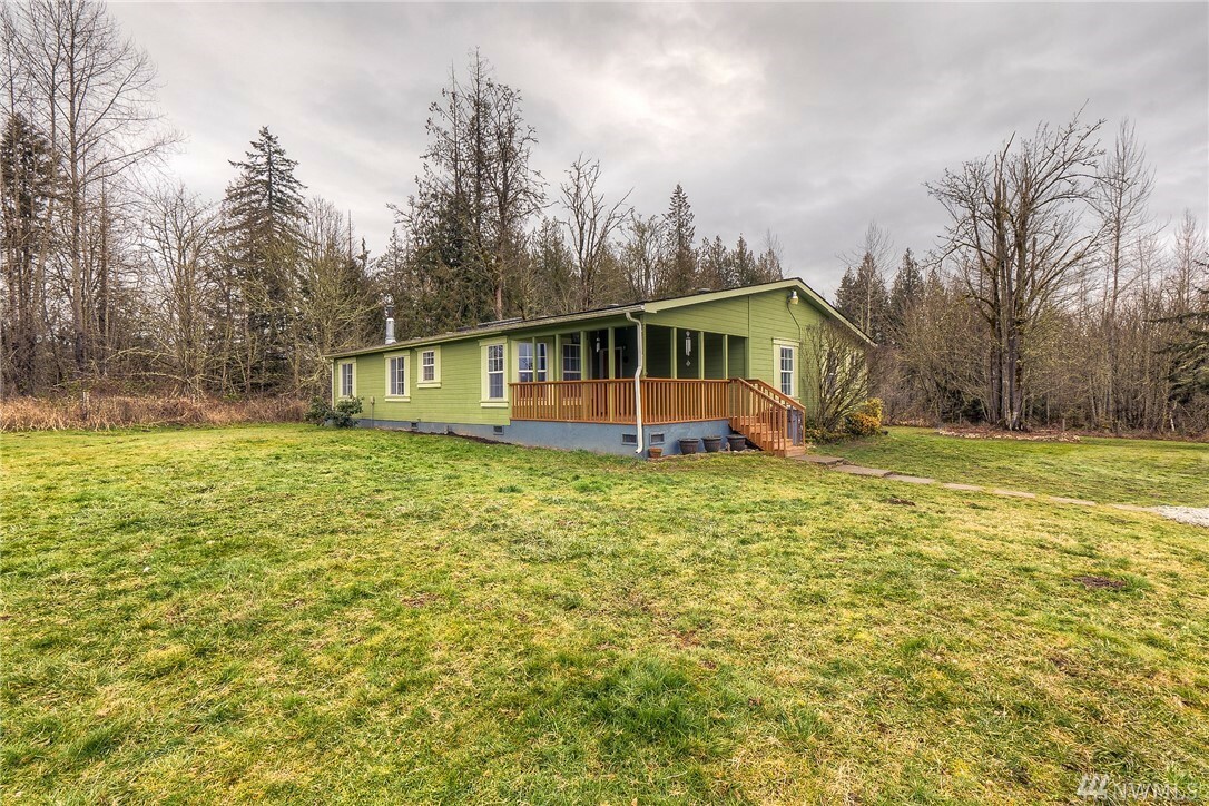 Property Photo: 33104 Webster Rd E WA 98328
