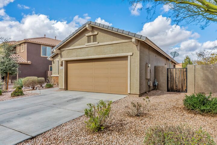 Property Photo: 11146 E Sebring Avenue AZ 85212
