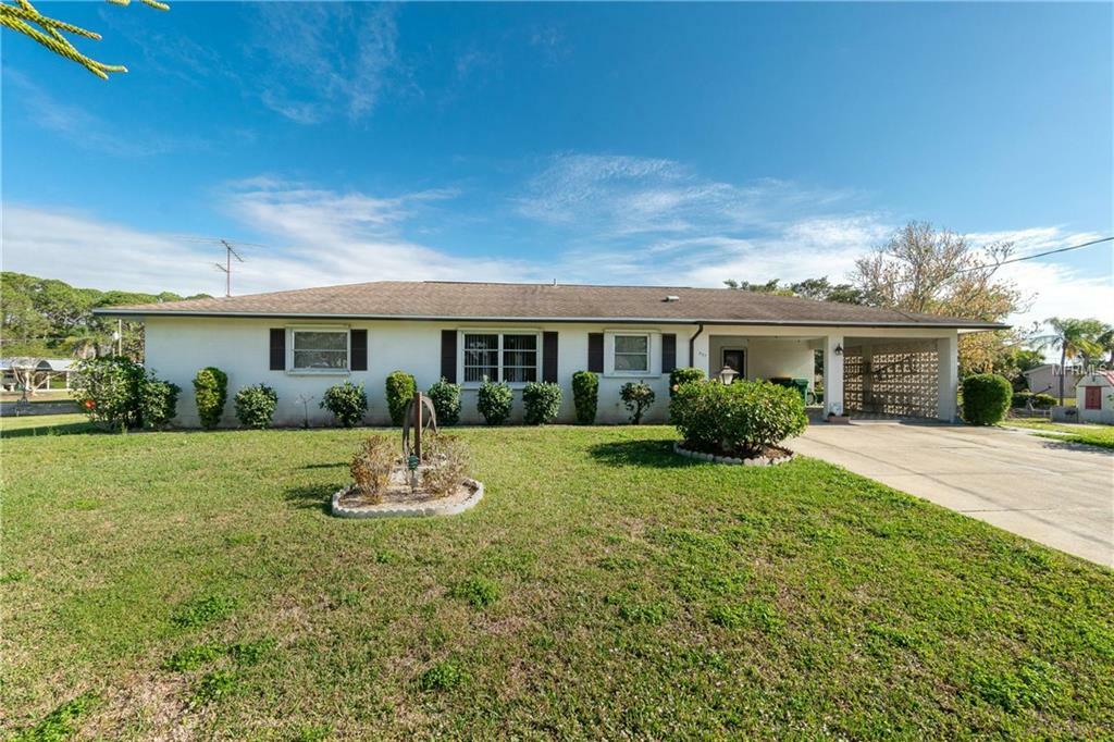 Property Photo:  897 E 5th Street  FL 34223 