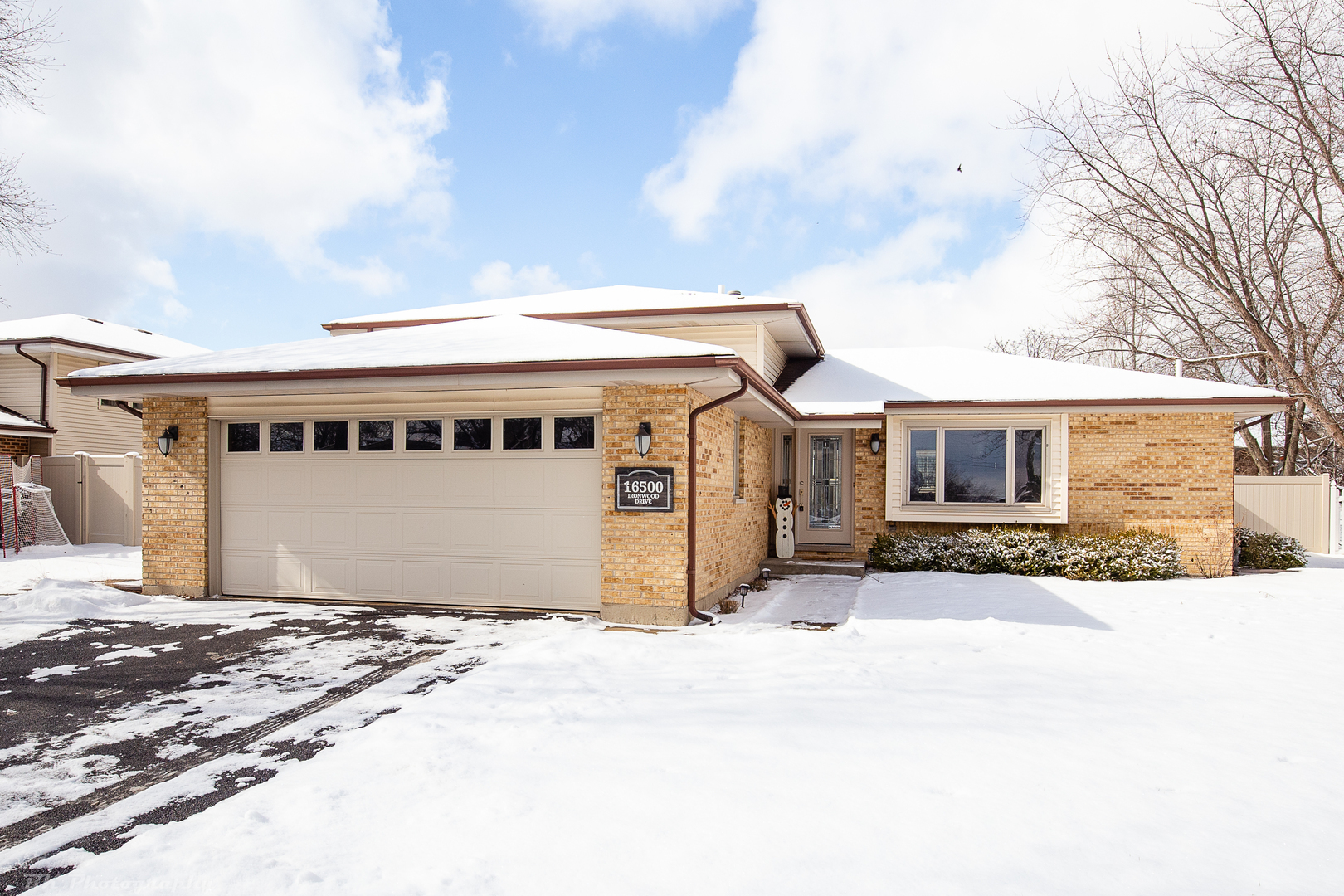 Property Photo:  16500 Ironwood Drive  IL 60477 