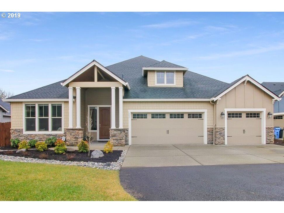 Property Photo:  803 NE 25th Way  WA 98604 