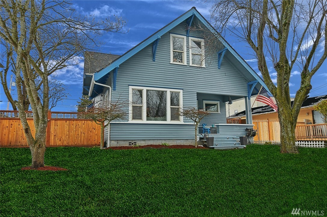 Property Photo: 2110 Virginia Ave WA 98201