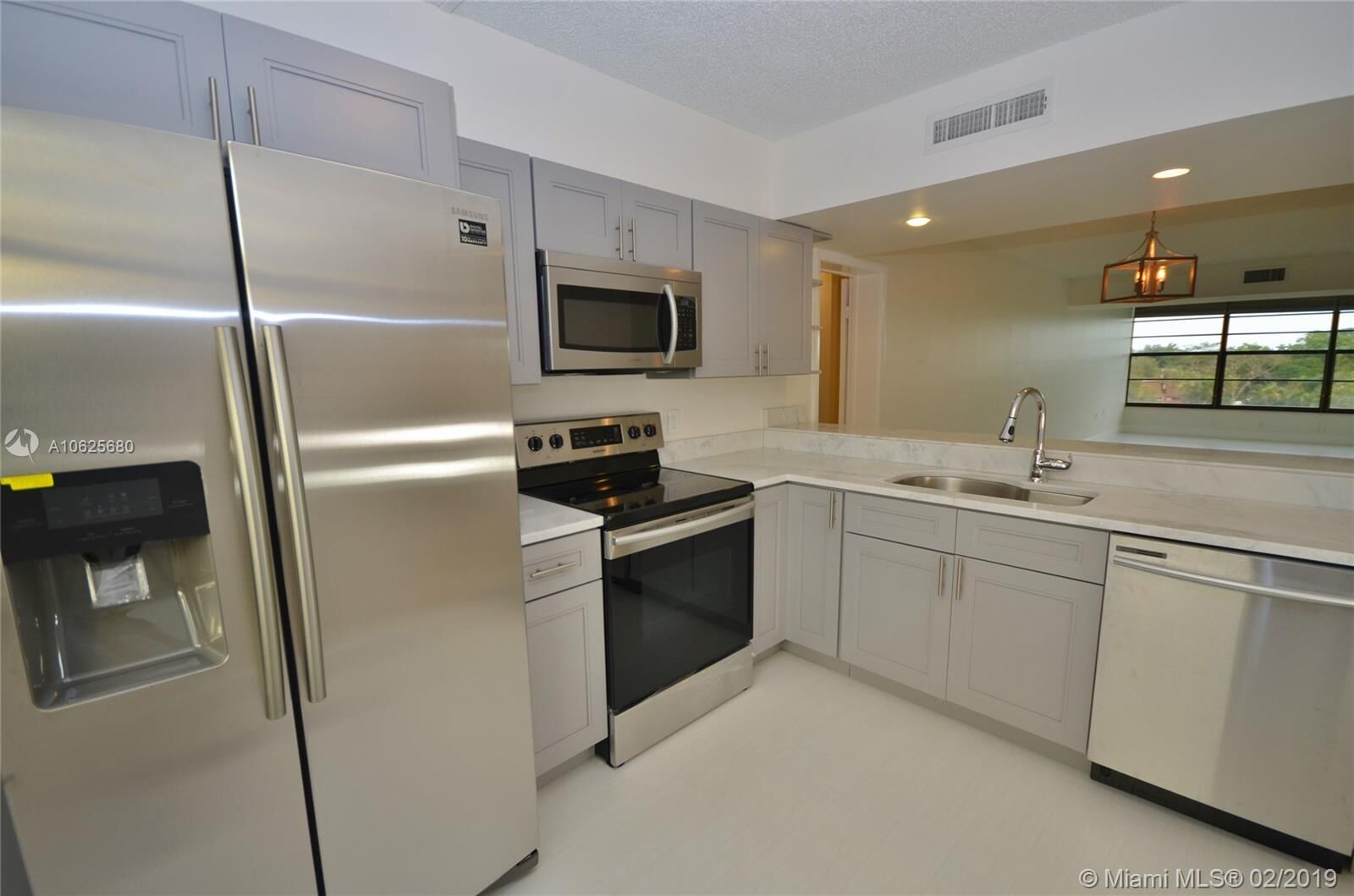 Property Photo: 1512 Whitehall Dr 406 FL 33324