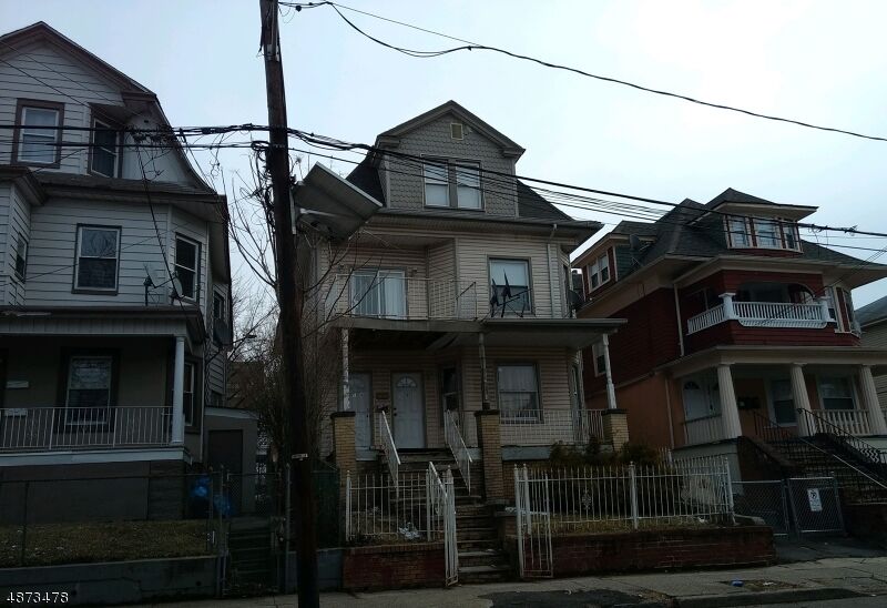 Property Photo: 914 S 17th St NJ 07108