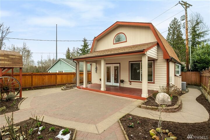 Property Photo:  2710 Pioneer Way E  WA 98404 