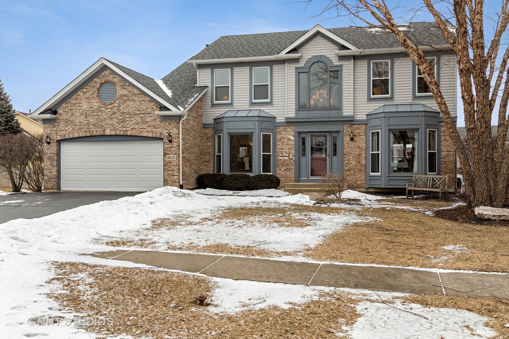 Property Photo: 1825 Kelley Drive IL 60192