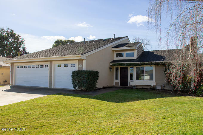 Property Photo:  1132 Village Knoll Court  CA 93455 