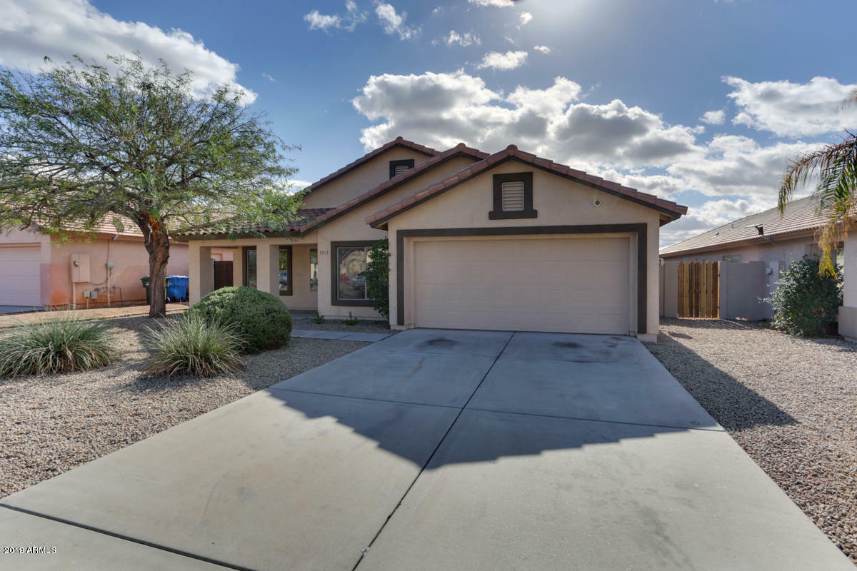 Property Photo:  3913 W Lone Cactus Drive  AZ 85308 