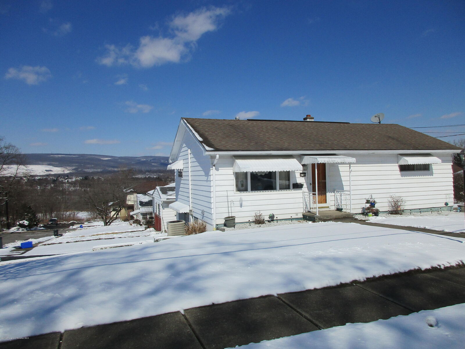 Property Photo:  3720 Wylam Avenue  PA 18507 